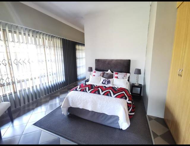 4 BEDROOM HOUSE FOR SALE IN ROTHDENE